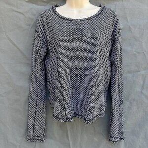 Lululemon Black White Long Sleeve Crop Top Athletic Shirt Size 6/8